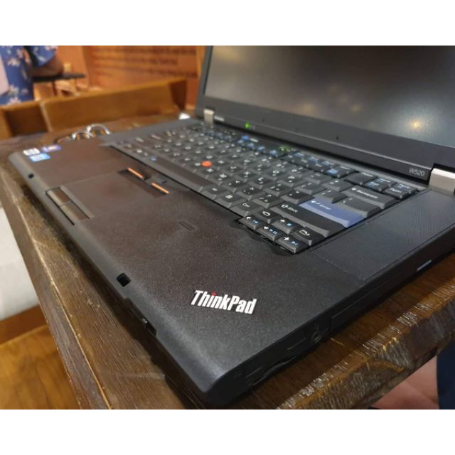 Laptop Lenovo ThinkPad W520 chuyên dụng với cấu hình mạnh mẽ.