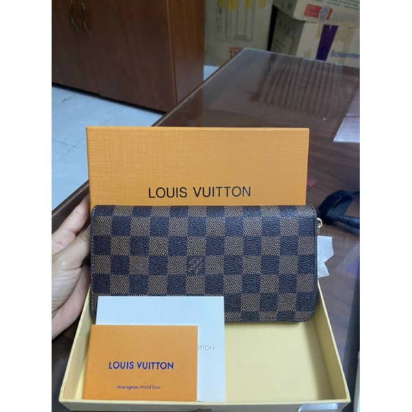 Louis Vuitton Monogram Clutch Brown Leather ref.195902 - Joli Closet