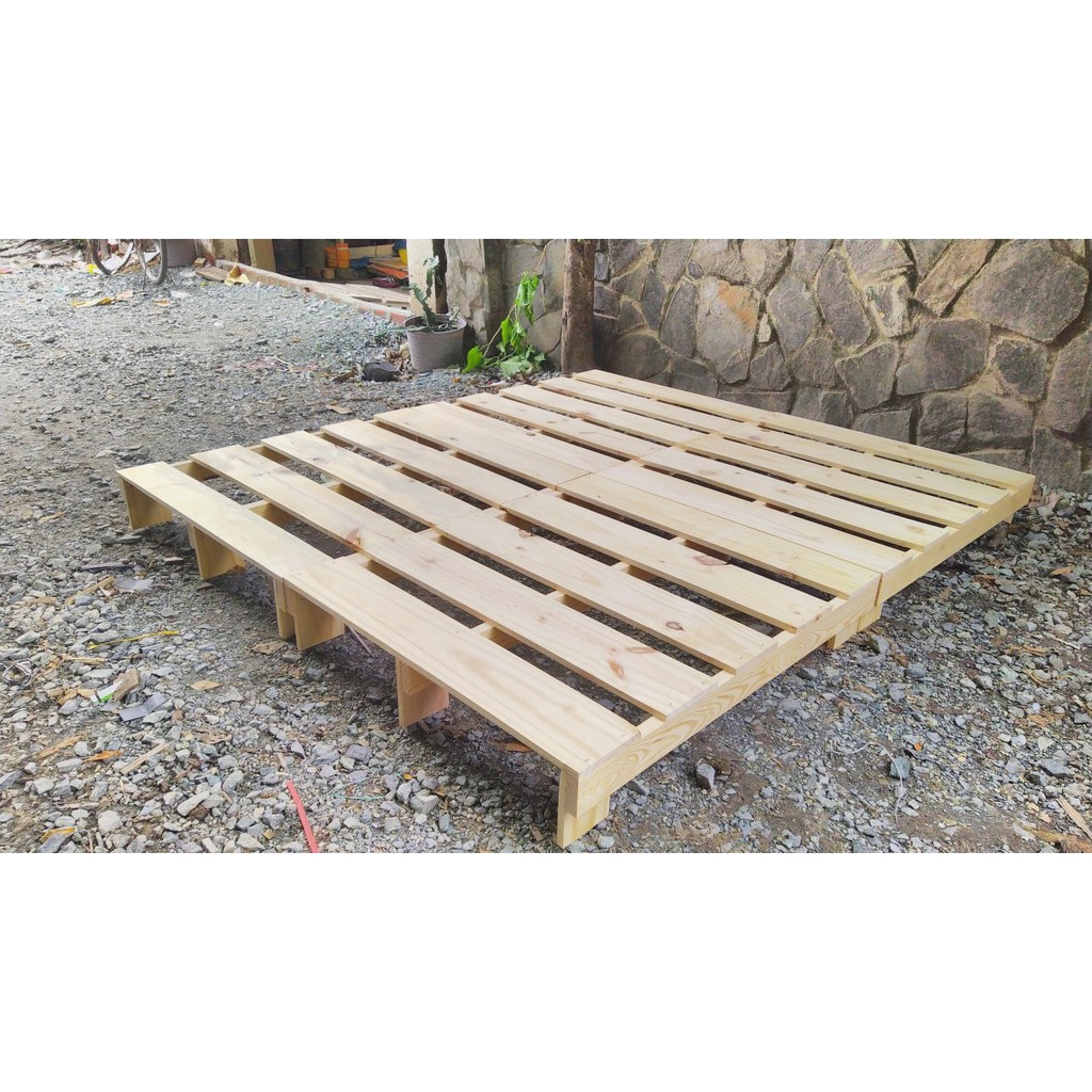 Giường pallet gỗ kích thước 1m4 x 2m