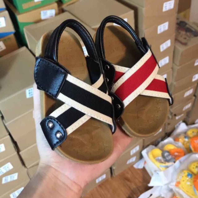 Dép sandal quai X hiện đại cho bé yêu