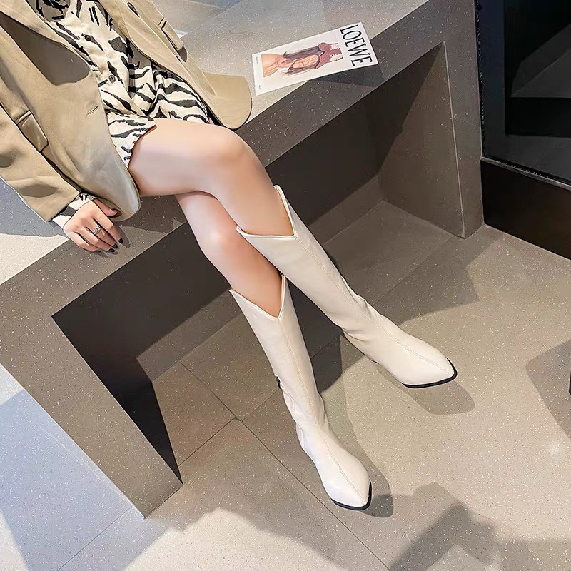 [ Sẵn đen sz 38 ] Order Boots cổ V cao nâng gót 6cm dành cho các bạn gái vào năm 2021 này | BigBuy360 - bigbuy360.vn