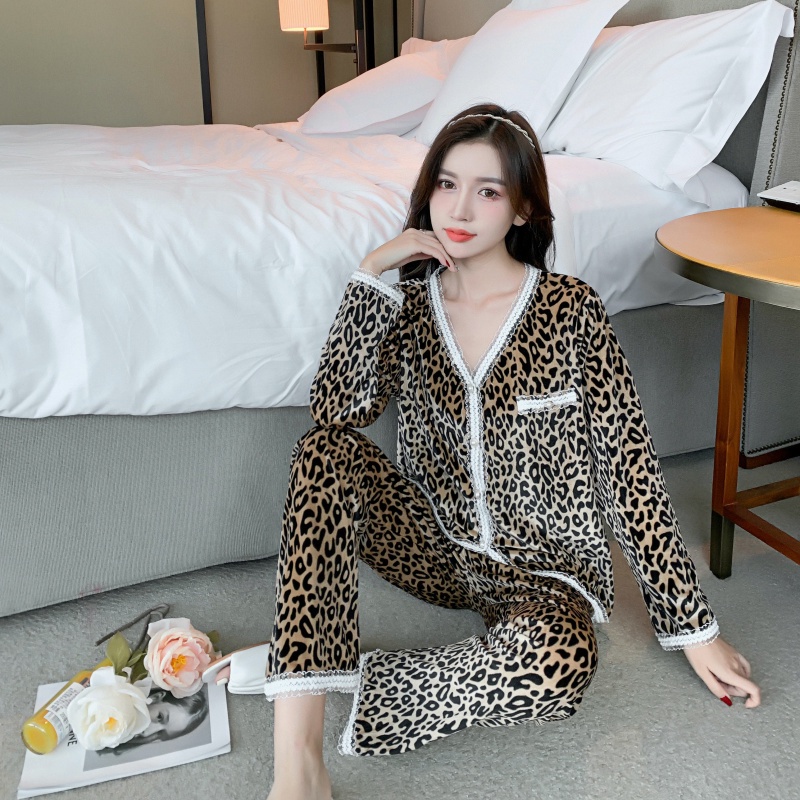 Bộ đồ ngủ tay dài cổ chữ V chất nhung thời trang thu đông mới