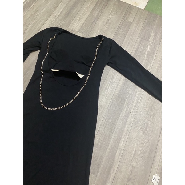 2hand đầm đen body hở lưng dây xích
