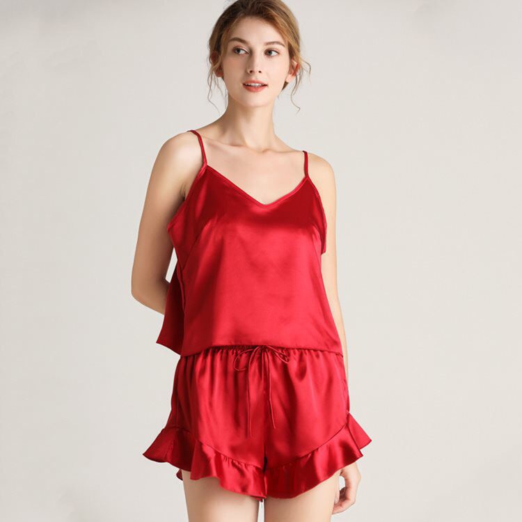 Đồ Ngủ 2 Dây Quần Cộc Ren Xẻ Mặc Nhà Lụa Satin Cao Cấp AMK.10020