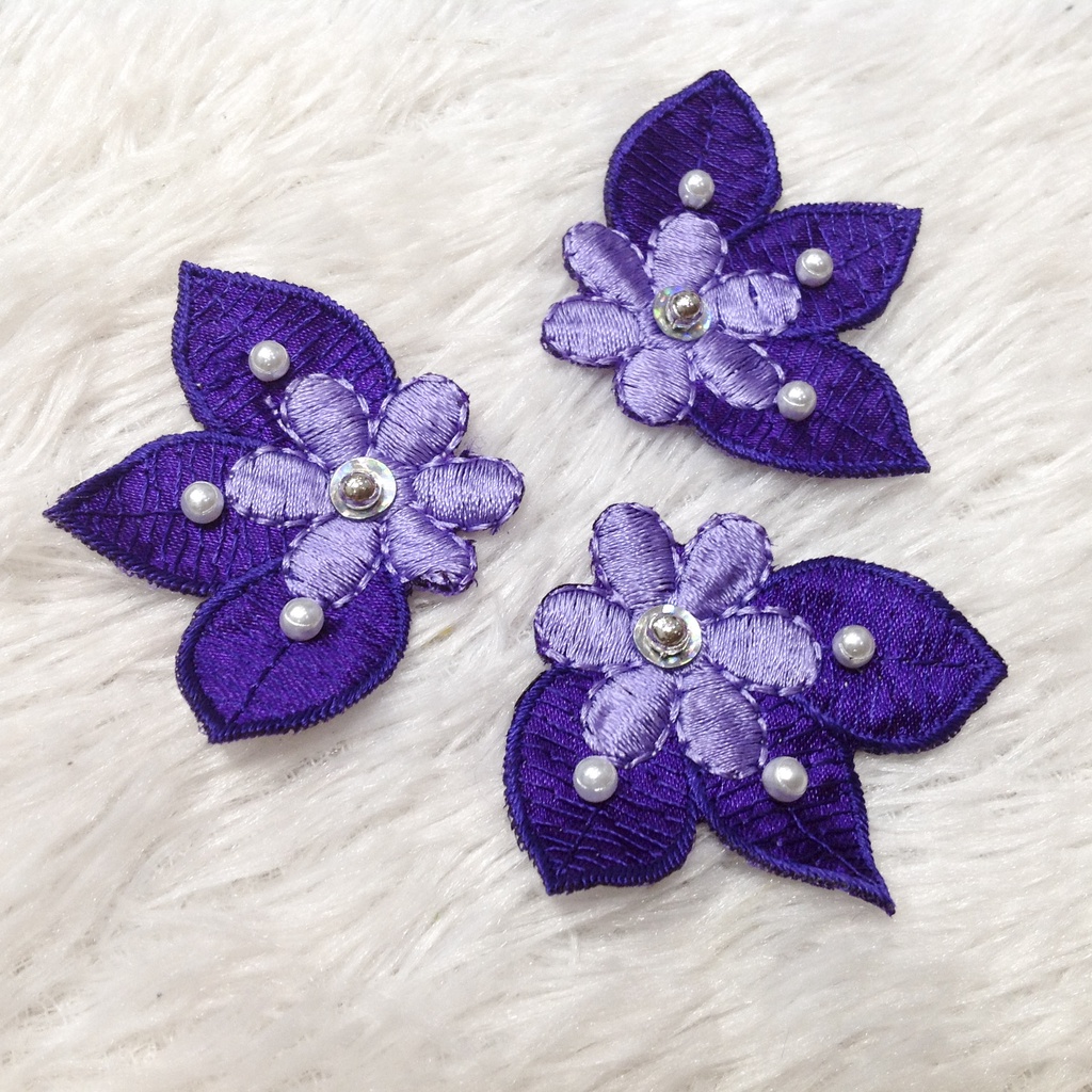 Hoa cúc lá phong bông thêu sẵn kết áo nhiều màu dễ thương