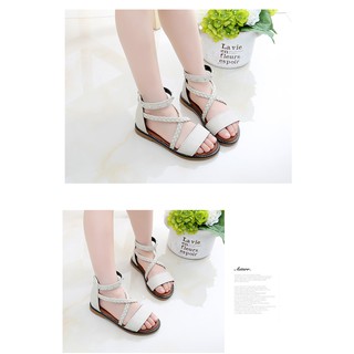 Giày sandal cho bé gái đi học