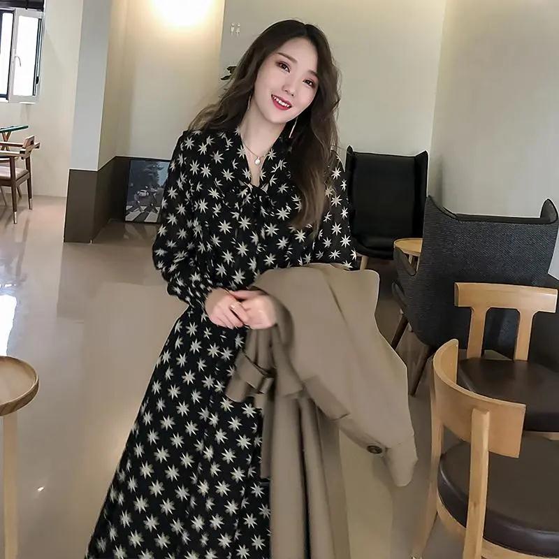 Áo Khoác Gió Dài Qua Gối Thời Trang Mùa Xuân Mới Phổ Biến Cho Nữ