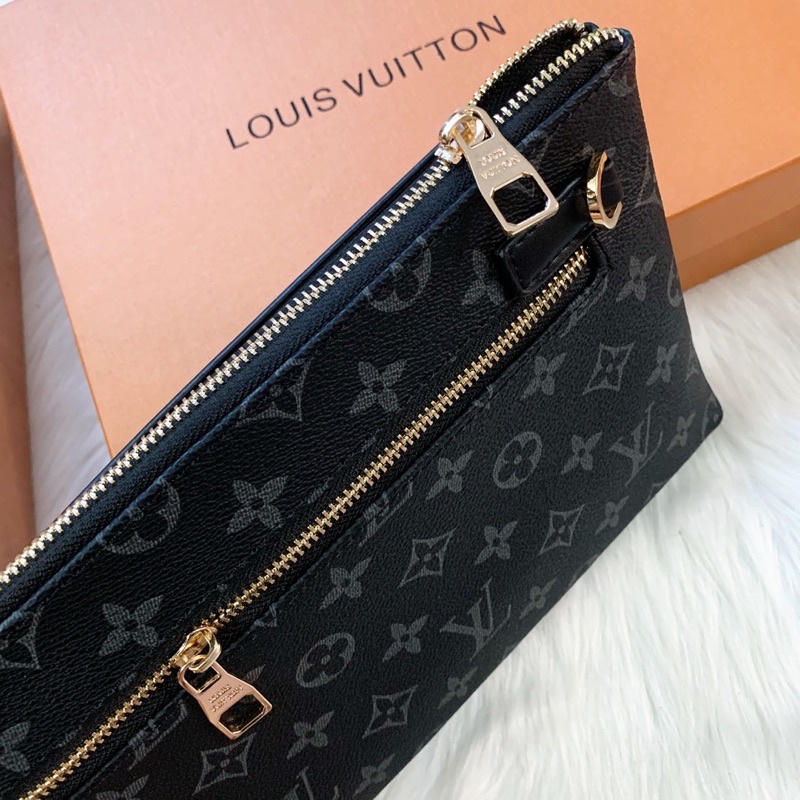 clutch cầm tay dẹt lv cho cả nam và nữ