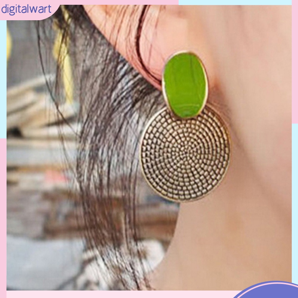 Bông tai dáng tròn hợp thời trang phong cách cho nữ