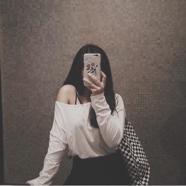 Áo thun cotton xước tay dài hở vai - Phông giấy lệch trơn màu đen trắng nữ | BigBuy360 - bigbuy360.vn