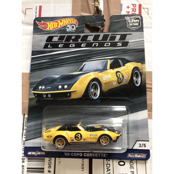 Xe mô hình Hot Wheels Premium Car Culture ‘69 Copo Corvette Set Circuit Legends