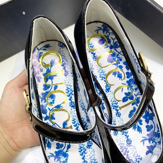 Giày Gucci ong lót hoa