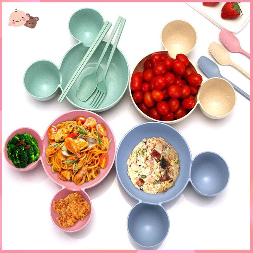 Dĩa ăn làm bằng nhựa dẻothiết kế chia ngăn tiện dụng