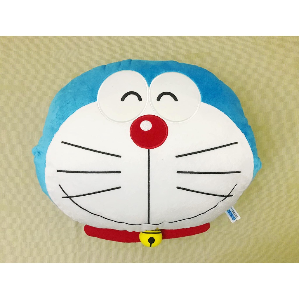 Gối tay hình nhân vật Mèo máy Doraemon