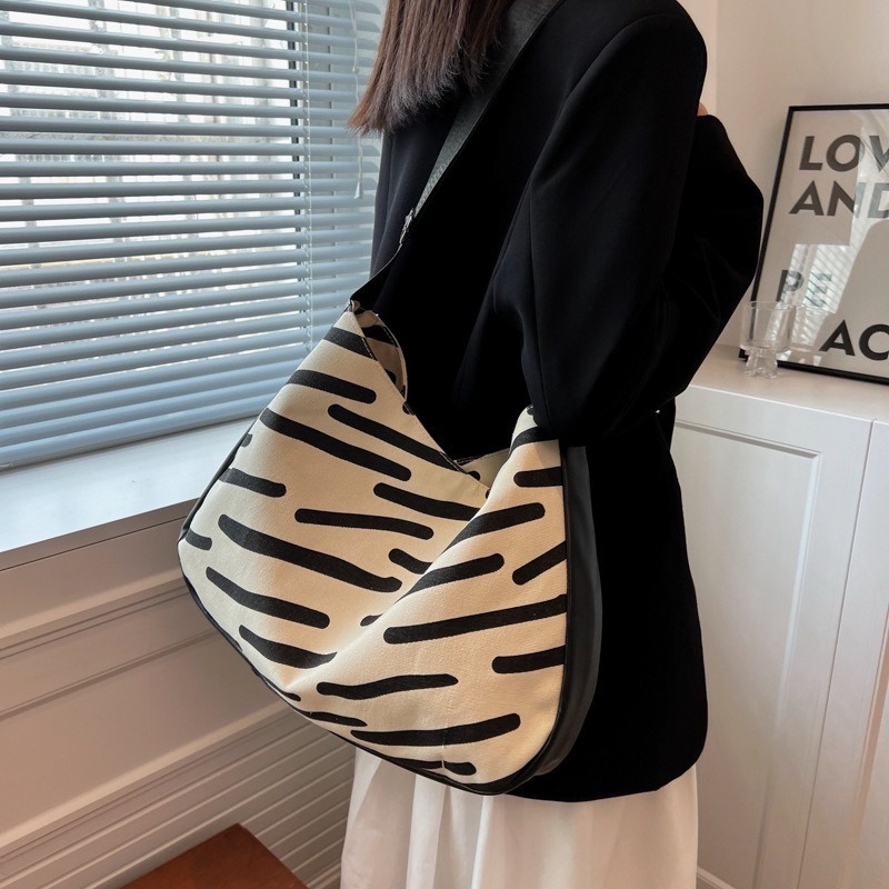 Túi Đeo Chéo canvas Cỡ Lớn NB00163