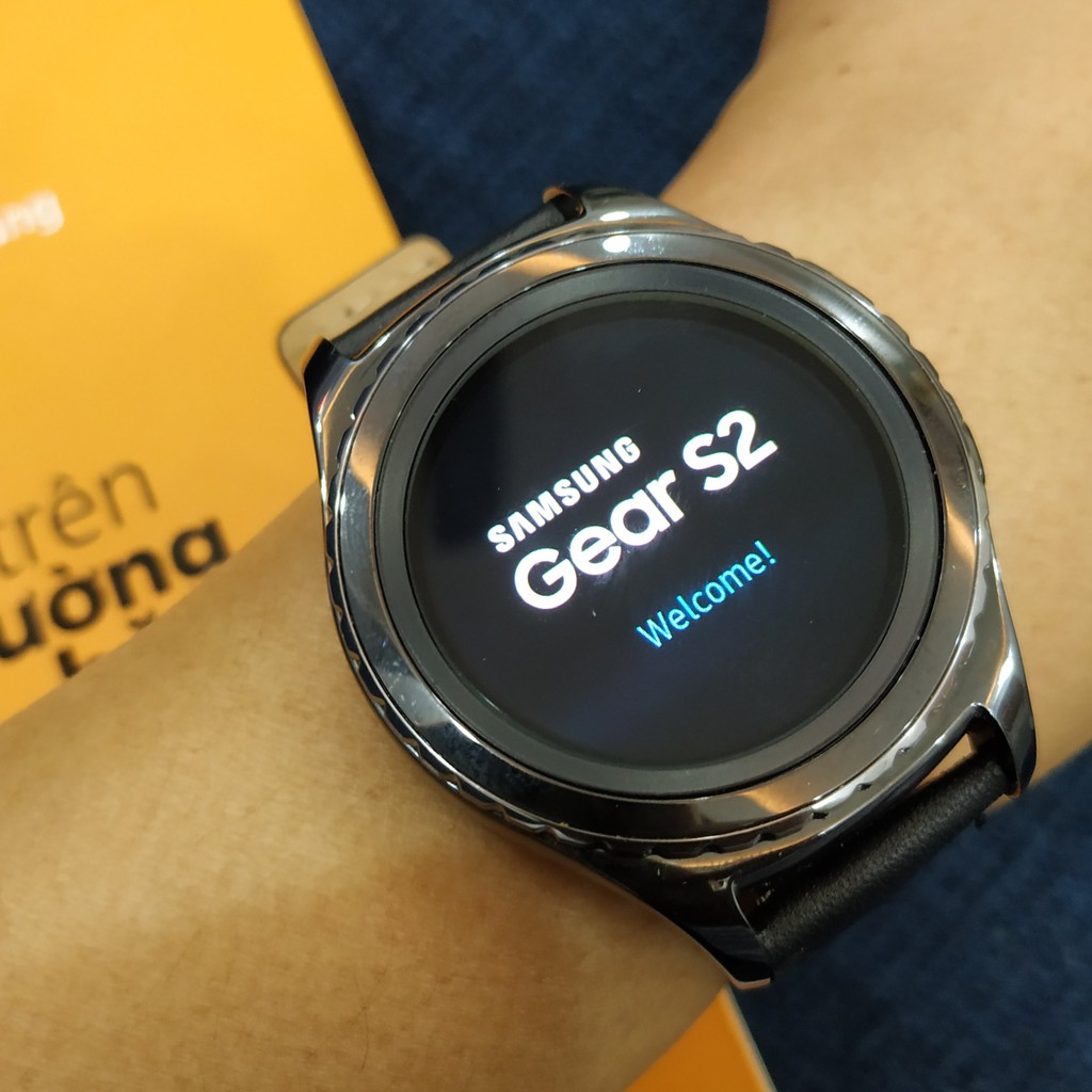 Đồng hồ thông minh Samsung Gear S2 Classic, phiên bản có loa và không loa với kích thước 40mm/44mm