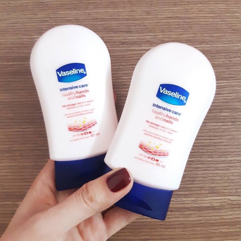 Kem dưỡng giúp làm ẩm da tay , móng tay Vaseline Thái 85ml