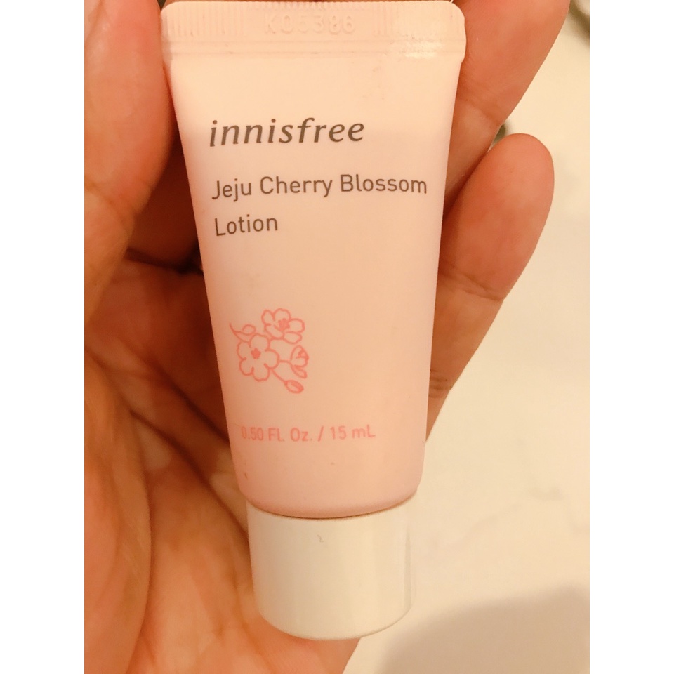 Sữa dưỡng ẩm sáng da hoa anh đào Jeju Cherry Blossom Lotion 15ml