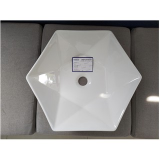 Lavabo đặt bàn kim cương