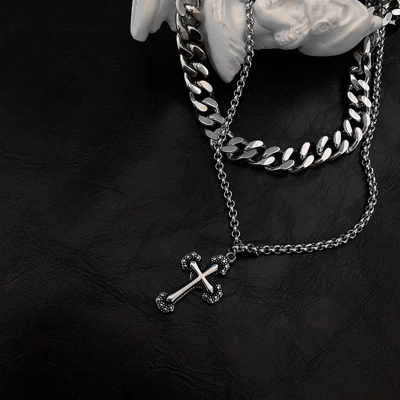 Dây chuyền hai lớp làm từ thép titan mặt hình thánh giá thời trang độc đáo
