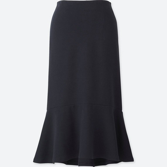 Chân váy dáng đuôi cá tôn dáng Uniqlo