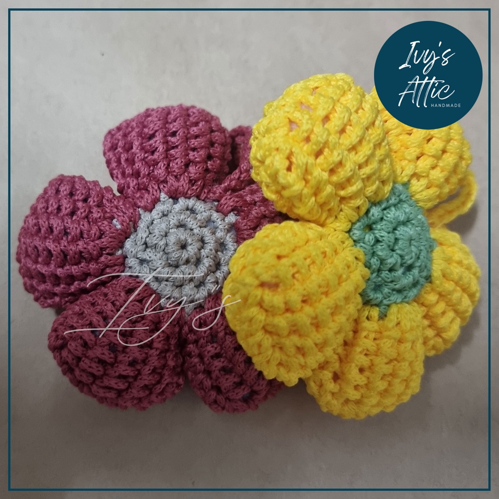 Móc khóa dây hình hoa len handmade nhiều màu, keychain thủ công nhồi bông đeo ba lô