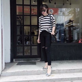 Quần đen rách gối cá tính