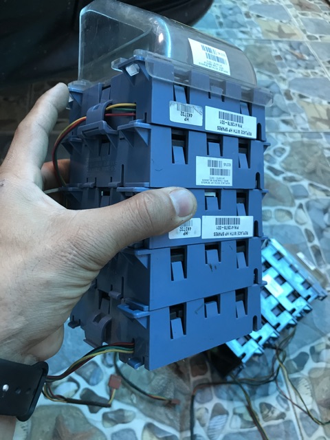 Quạt sunon 12v 5.6w 0.5A , vuông 10cm có thể lắp ghép và có bảo vệ