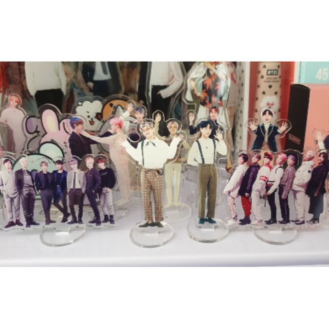 Tượng đứng BTS Persona, 5TH Muster standee