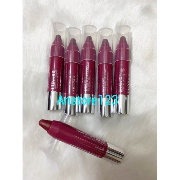 Son dưỡng ẩm Clinique Chubby Stick Moisturizing Lip Colour Balm Super Strawberry