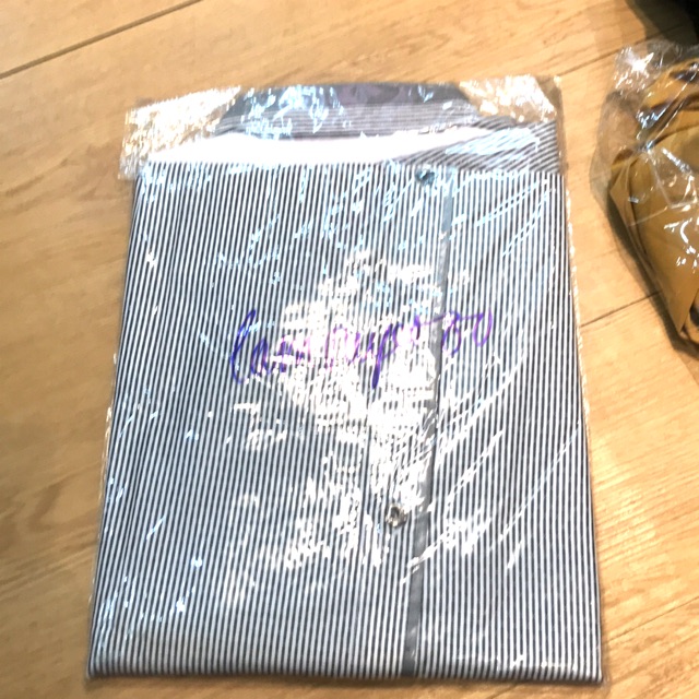 Quần áo khách đặt livestream shoppe