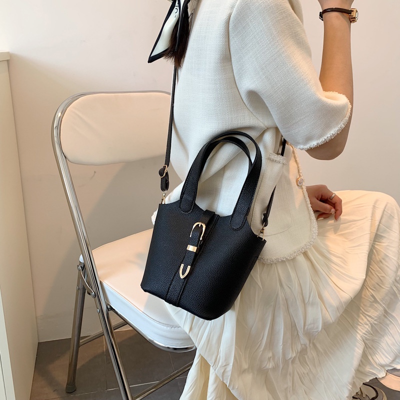 IELGY Túi Đeo Vai Dáng Xô Đơn Giản Nhiều Màu Sắc Tùy Chọn Cho Nữ