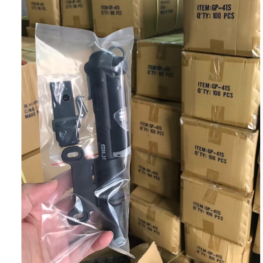 Ống Bơm Xe Đạp Leo Núi GIYO Mini Kèm Đồng Hồ Đo Áp Suất Tiện Dụng