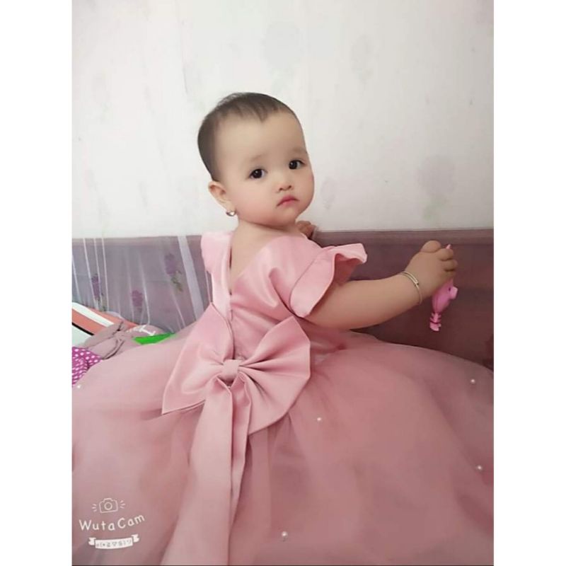 Đầm váy công chúa cho bé gái, dáng xòe, váy trắng, váy hồng, kiểu dáng váy thiết kế cho bé gái dáng ngắn xòe bồng.