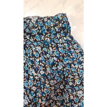 Chân váy xoè hoa nhí phối bèo