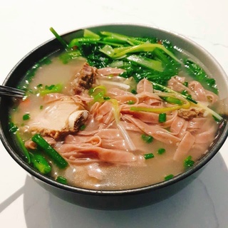PHỞ GẠO LỨT ĐỎ