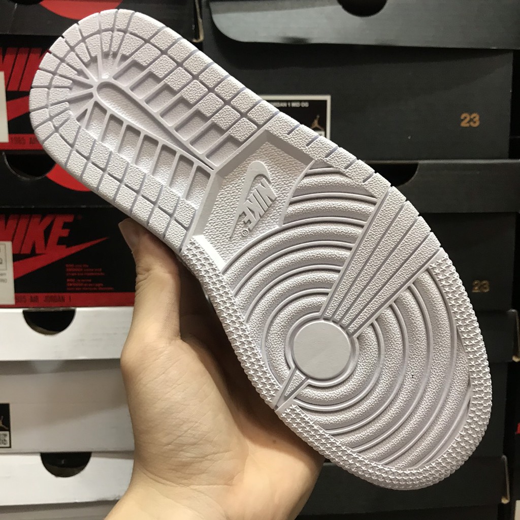 [KELLY SNEAKERS] JORDAN 1 LOW TRIPLE WHITE | BigBuy360 - bigbuy360.vn