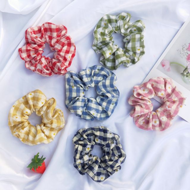 [Mã FAGOGO giảm 12% đơn 99K] [TREN MỚI] Dây buộc tóc Scrunchies caro hoa cúc