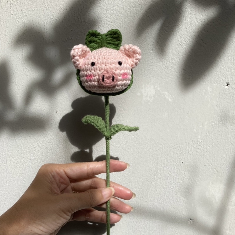 Bông hoa hình con heo bằng len đáng yêu