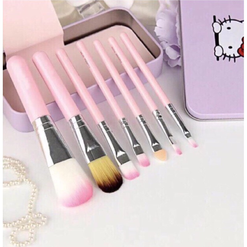 Cọ trang điểm❣️freeship❣️Bộ cọ Hello Kitty 7 món tặng hộp thiếc cao cấp 7in1 siêu rẻ - tiện đem đi du lịch