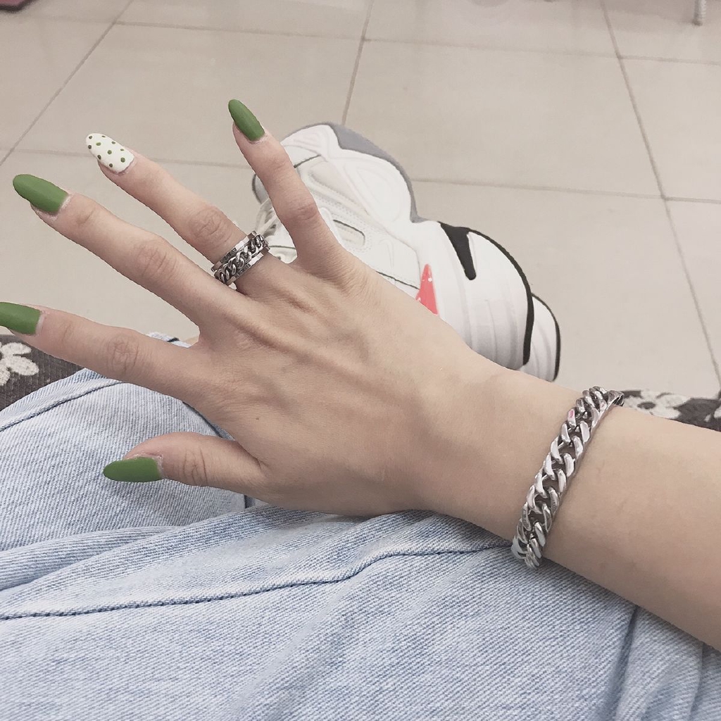 Vòng đeo tay thép titan màu trơn phong cách đơn giản hợp thời trang