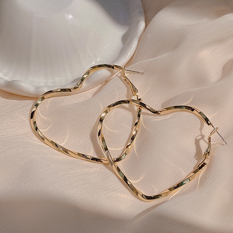 Bông Tai Hình Trái Tim Bằng Kim Loại Phong Cách Âu Mỹ Thời Trang Sang Trọng Cho Nữ