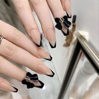 Móng giả thiết kế nhẹ nhàng