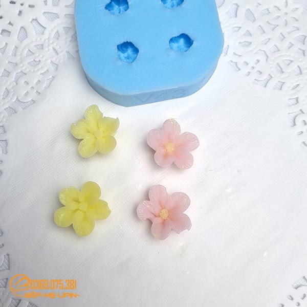 Khuôn silicon vỉ 4 bông hoa mai nhí V43