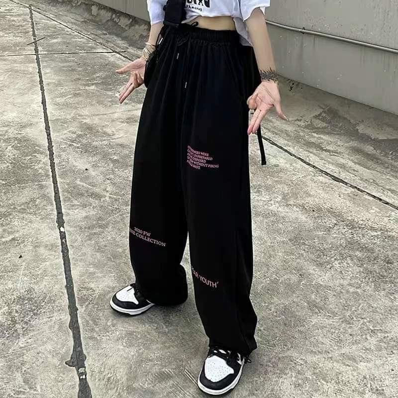 Quần chữ đỏ chốt gấu KA6
