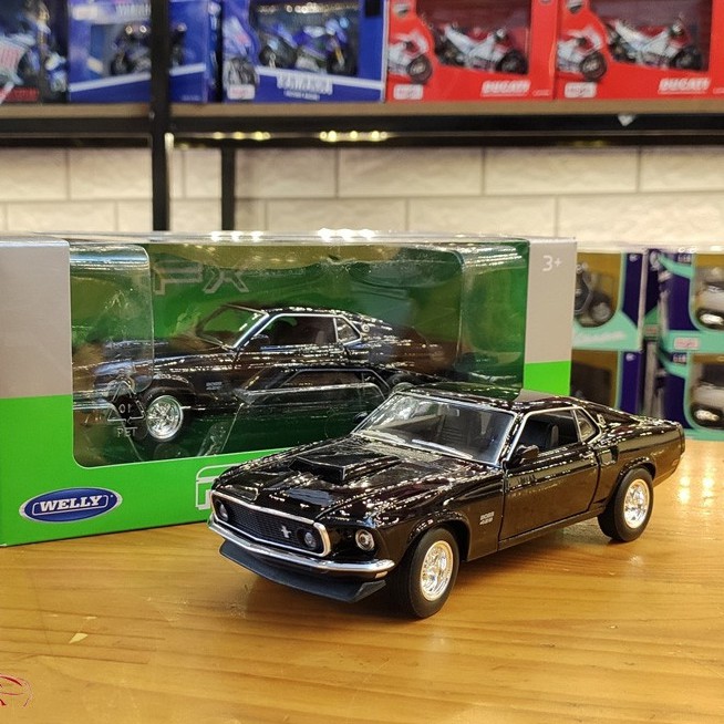 Mô hình xe ô tô Ford Mustang Boss 429 hãng Welly FX tỉ lệ 1:24 màu đen