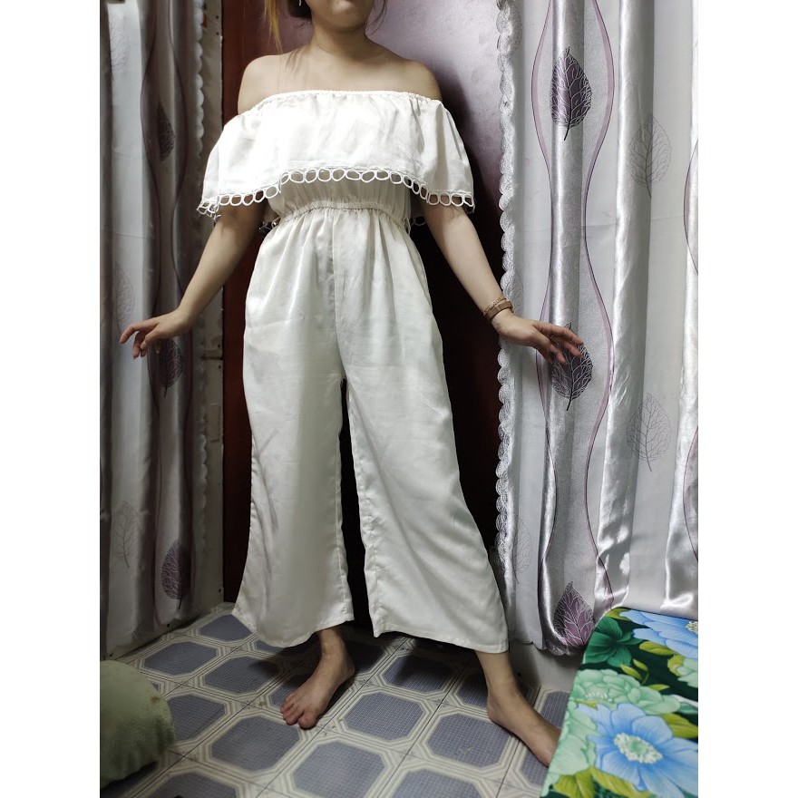 THANH LÝ JUMSUIT TRỄ VAI