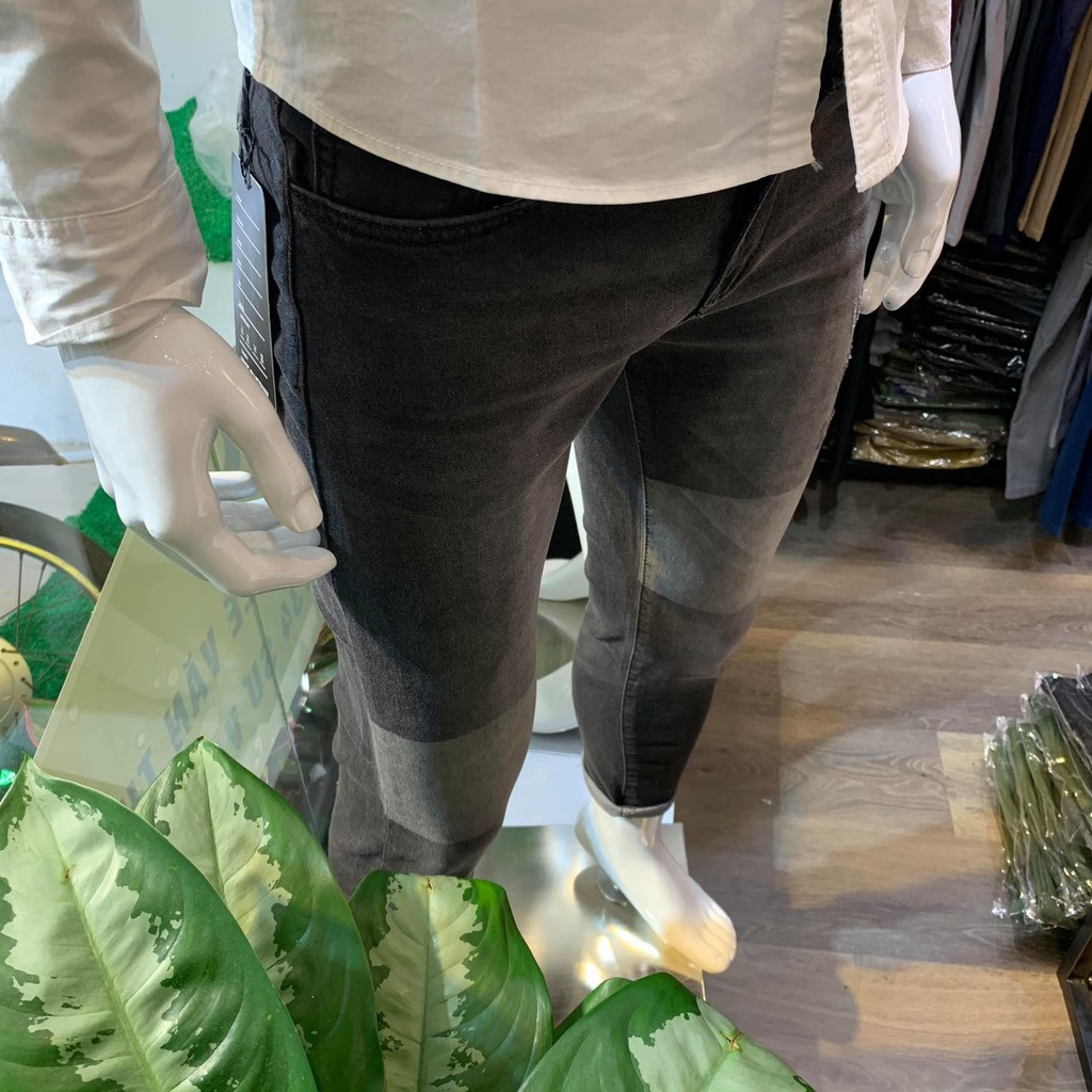 Quần jean nam đen trơn chất bò co dãn cao cấp giá rẻ AHFASHION | BigBuy360 - bigbuy360.vn
