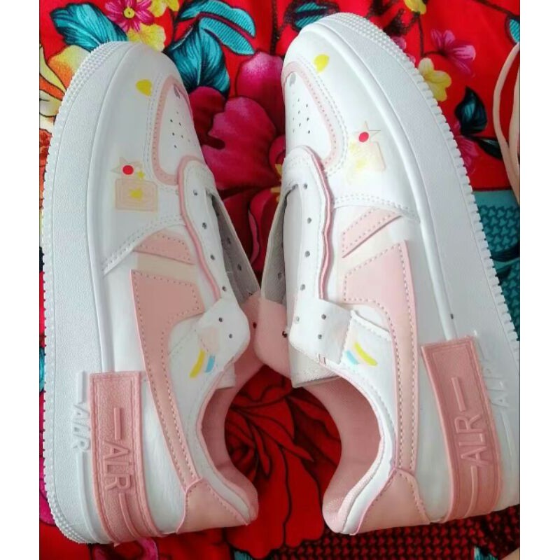 Giày thể thao nữ xinh xắn tông màu trắng hồng pastel kèm phụ kiện ( order taobao )