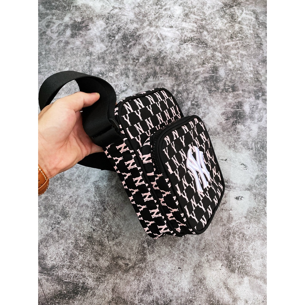 Túi đeo chéo nam nữ B210 MLB MONOGRAM RAINBOW MINI BAG - đen in vàng hồng
